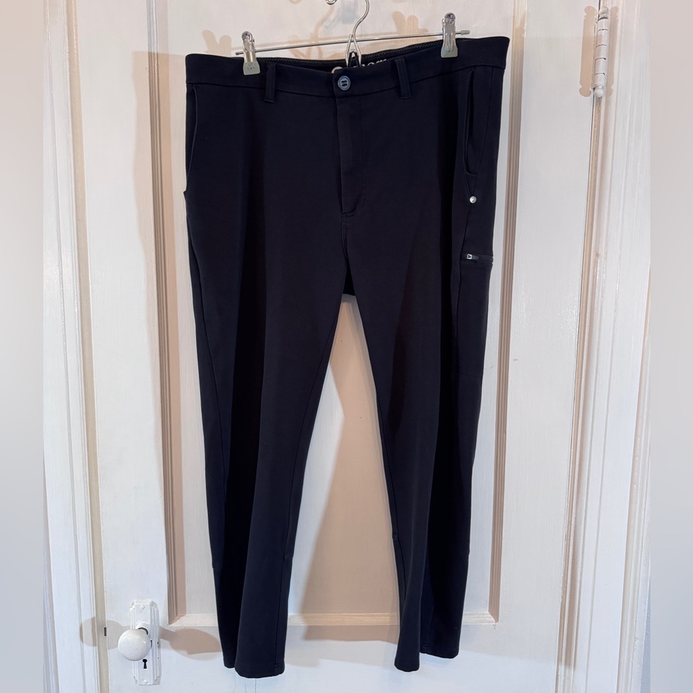 Vuori Mens 36 Black Everything Chino Pants Stretch V420 Athletic Performance